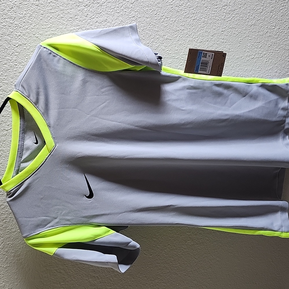 Nike medium youth tshirt